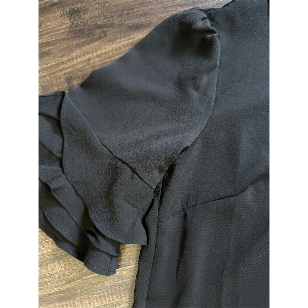 CeCe Women's Short Sleeve Ruffle Trim Sleeve Button Down Blouse Black XS - Picture 4 of 6